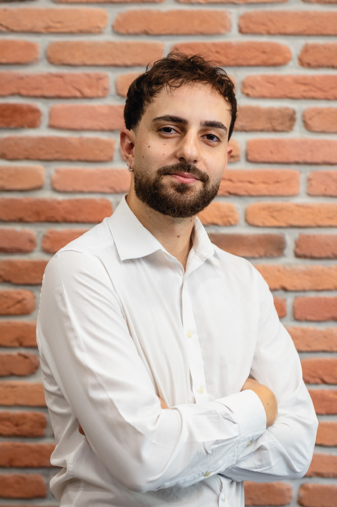 Manuel, barbiere a Men's Barber Latina